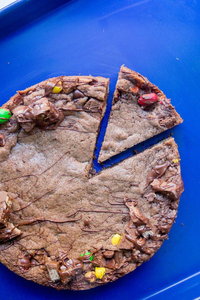 XXL Halloween Cookie Pie