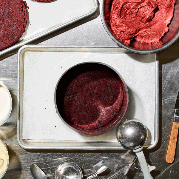 Red Velvet Cheesecake Cake